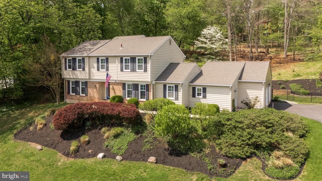 691 Twin Bridge Drive photo 1