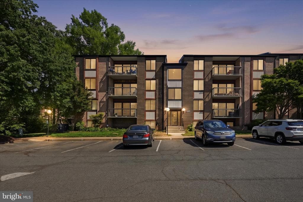9730 Kingsbridge Drive #303 photo 1