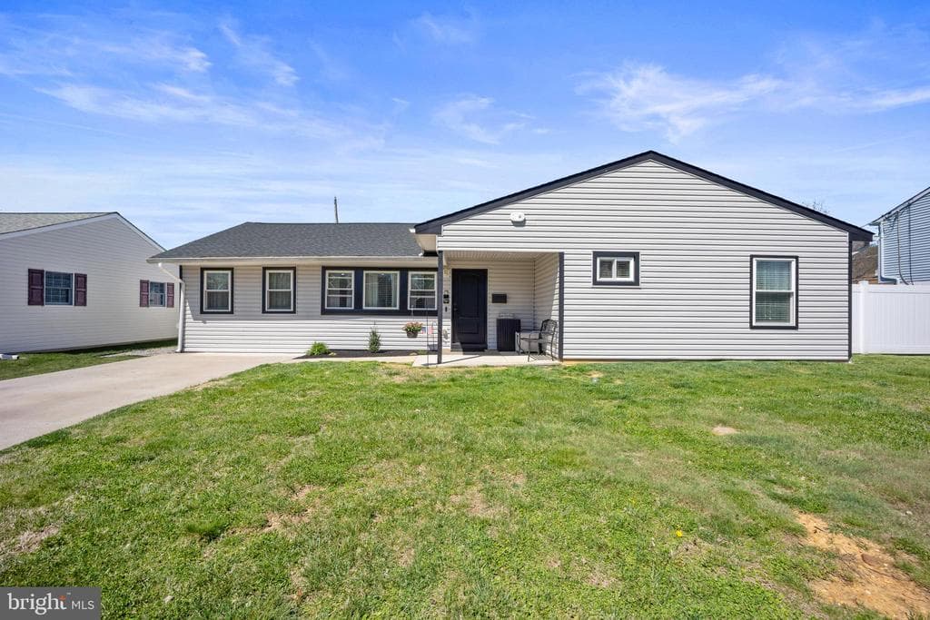 837 Fairfield Road photo 1