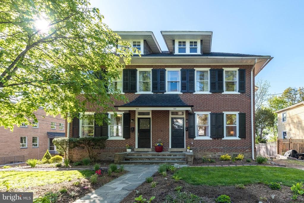145 Mechanics Street photo 1