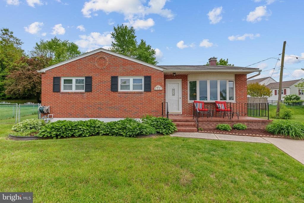 2321 Holyoke Road photo 1