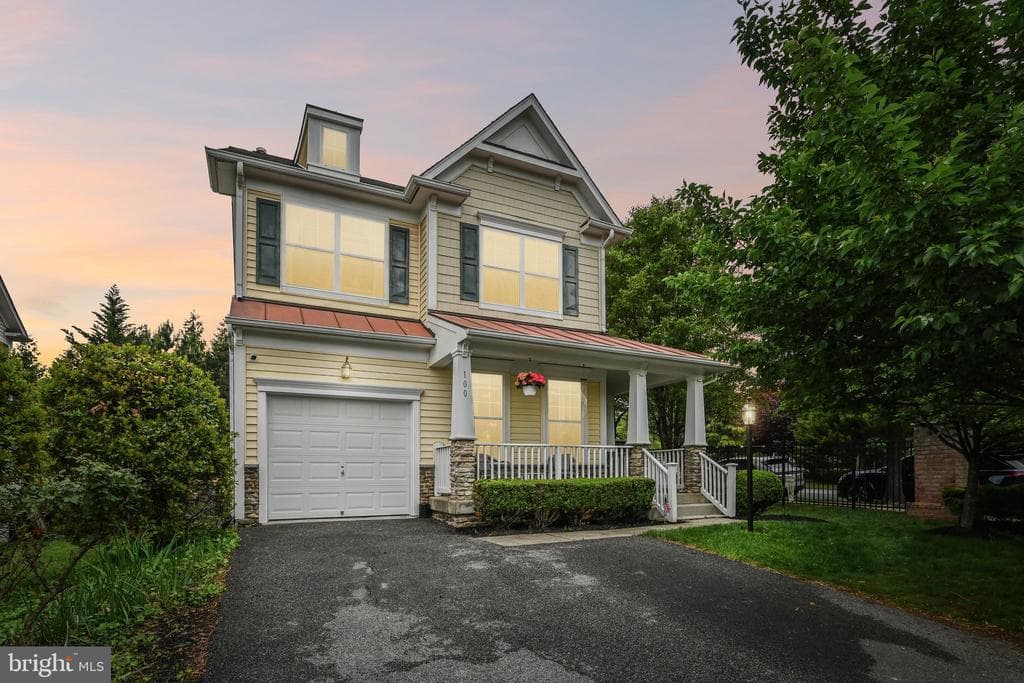 100 Newmarket Court photo 1