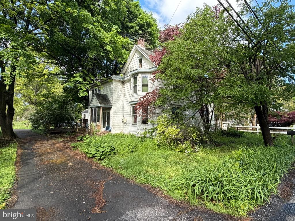 820 S York Street photo 1