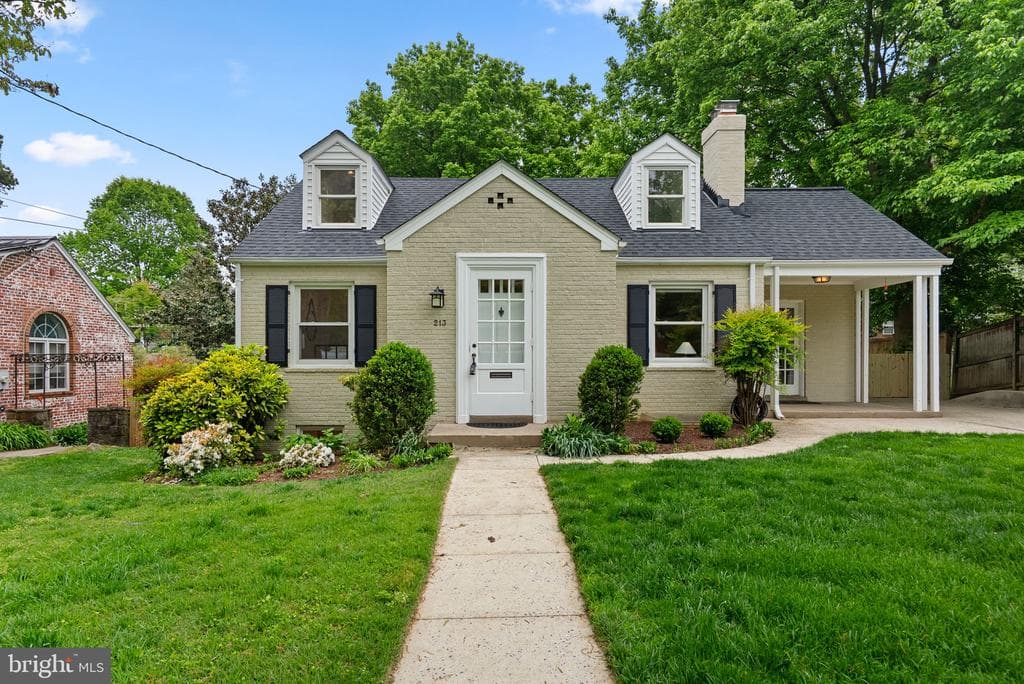213 Lexington Drive photo 1