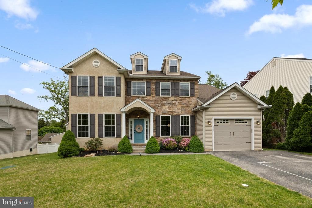553 Royal Avenue photo 1