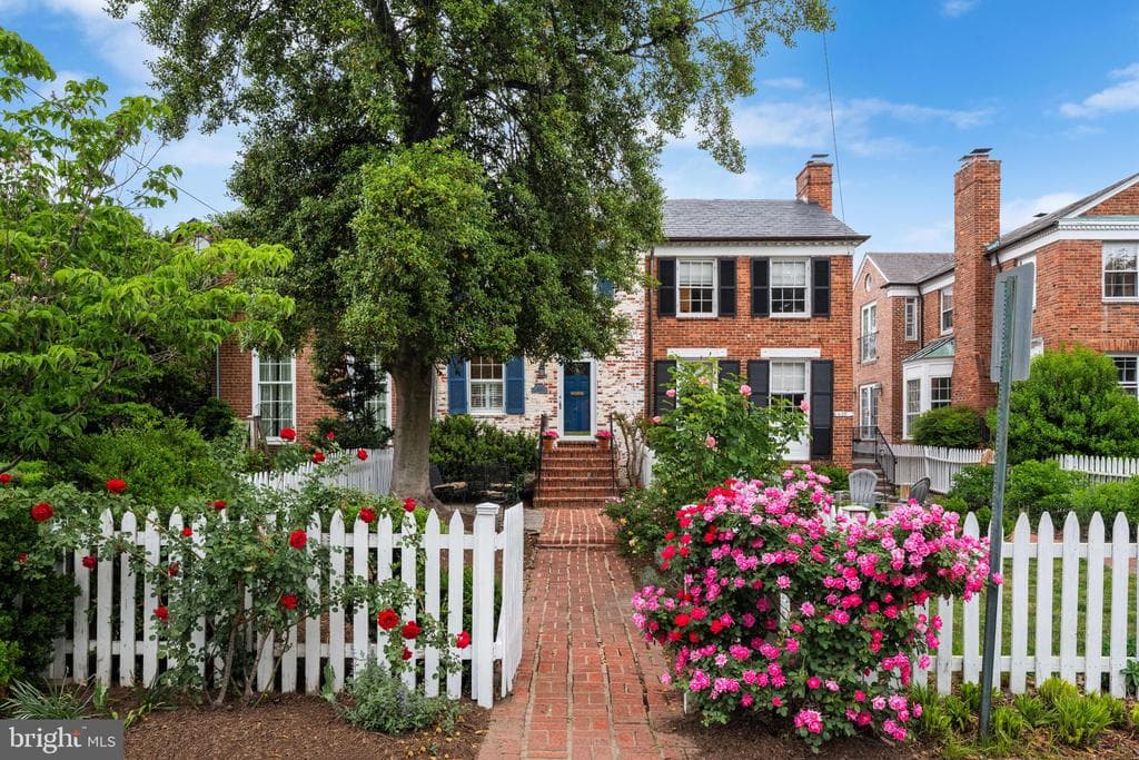 411 Franklin Street photo 1
