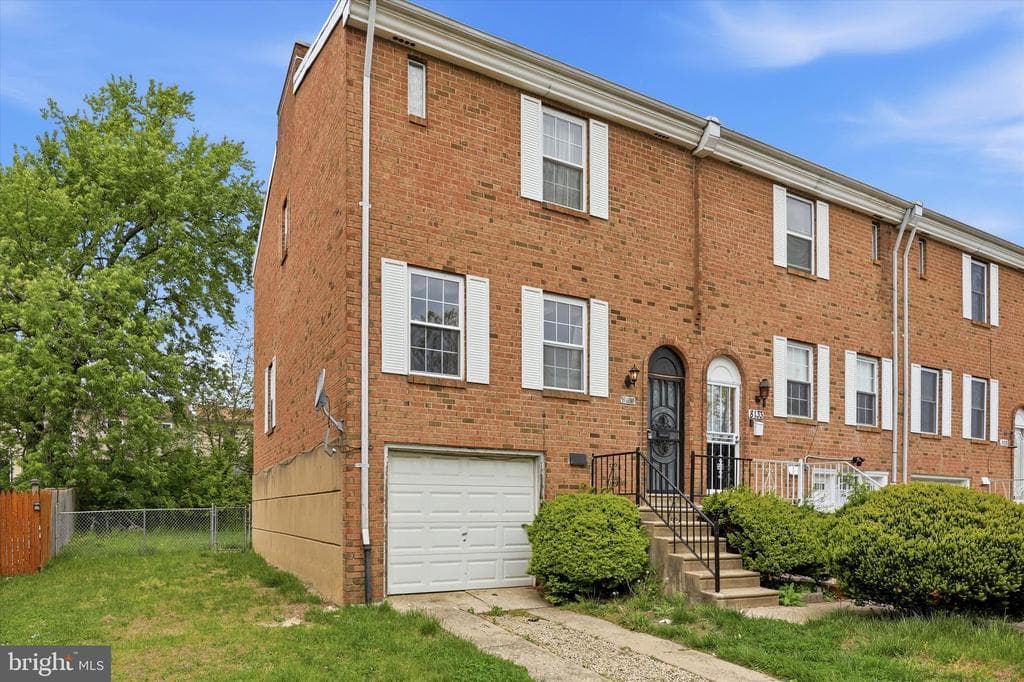 8135 Lindbergh Boulevard photo 1