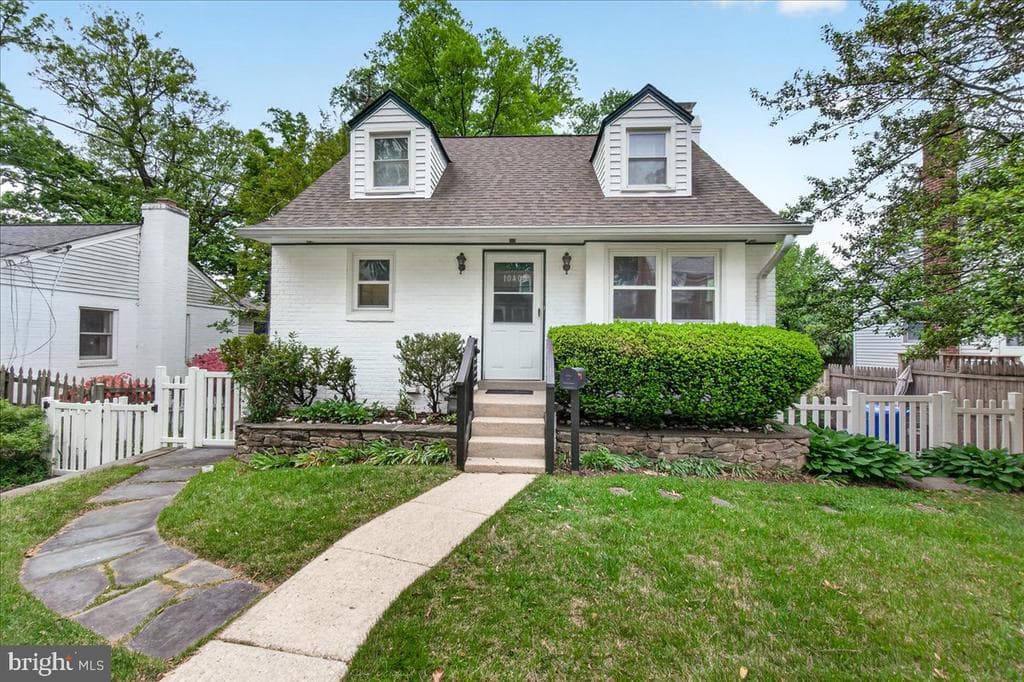 10408 Huntley Avenue photo 1