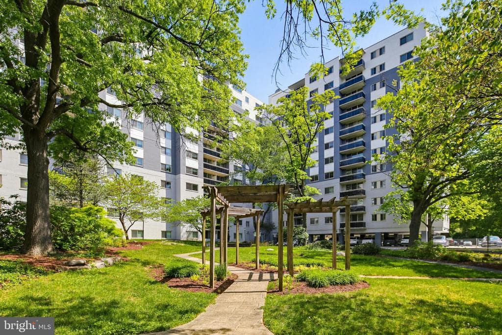 7333 New Hampshire Avenue #516 photo 1