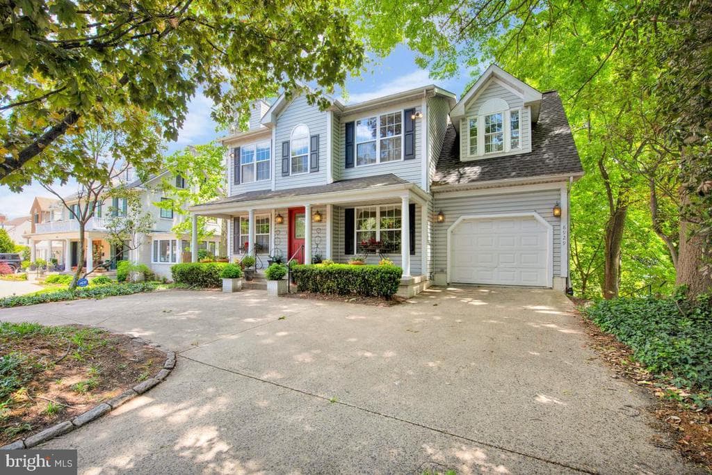 8929 Colesville Road photo 1