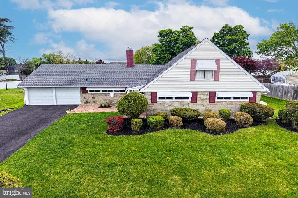 54 Red Berry Road photo 1