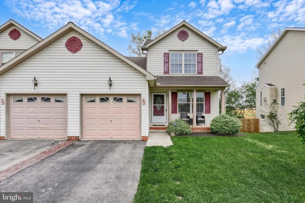 137 Maple Drive photo 1