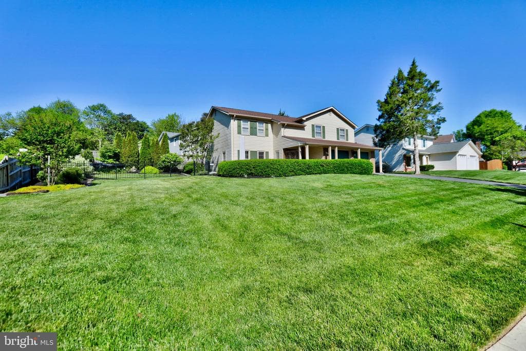 1301 Crosstitch Drive photo 1