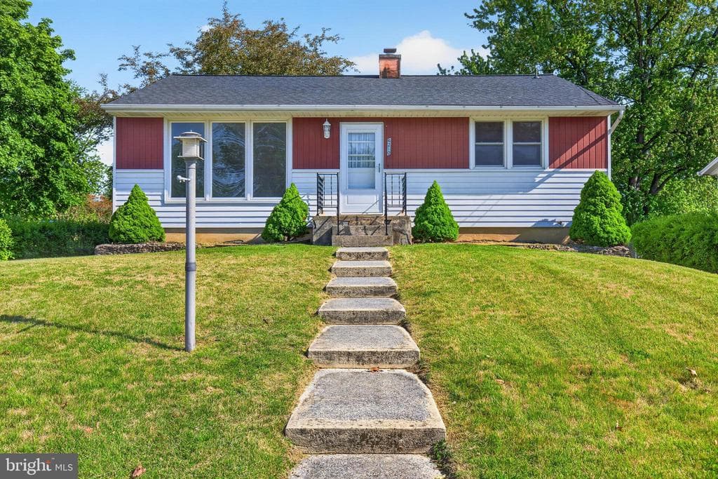6210 Catherine Street photo 1
