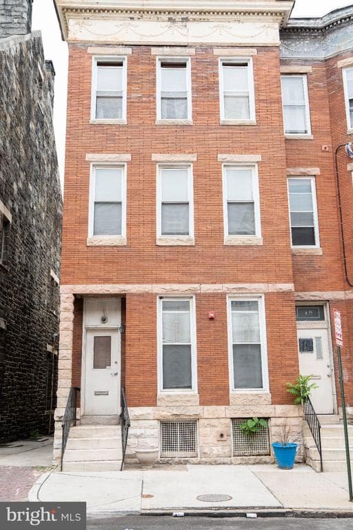 8 N Pulaski Street photo 1