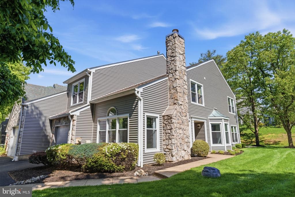 7 Randolph Court photo 1