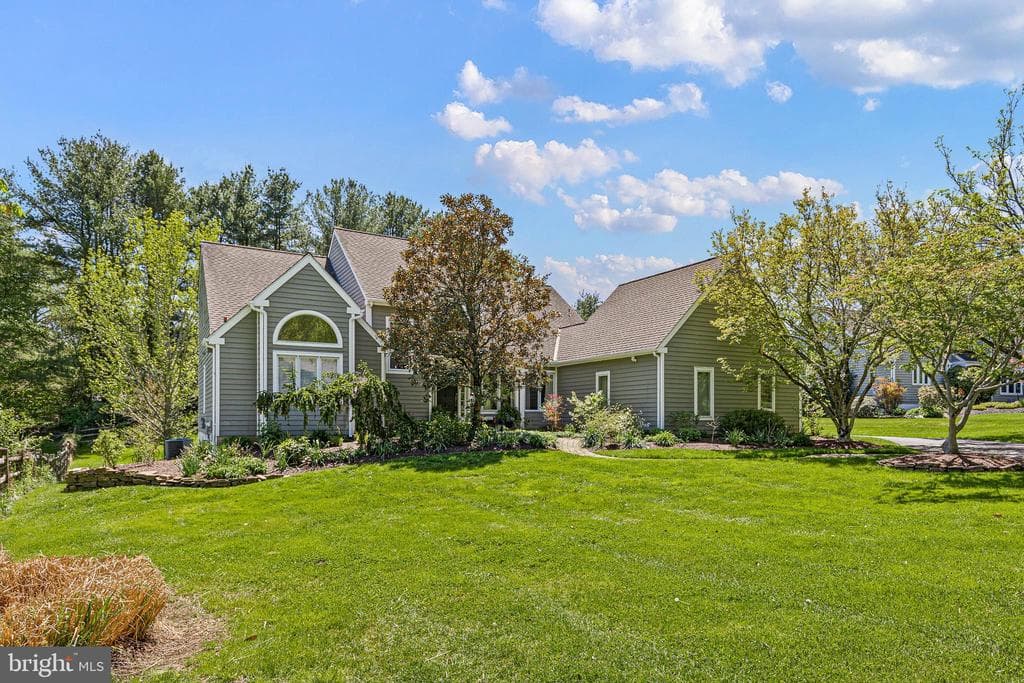 15 Orchard View photo 1