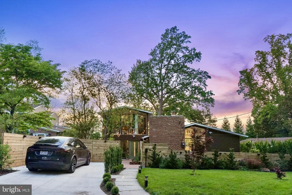 3311 Pendleton Drive photo 1