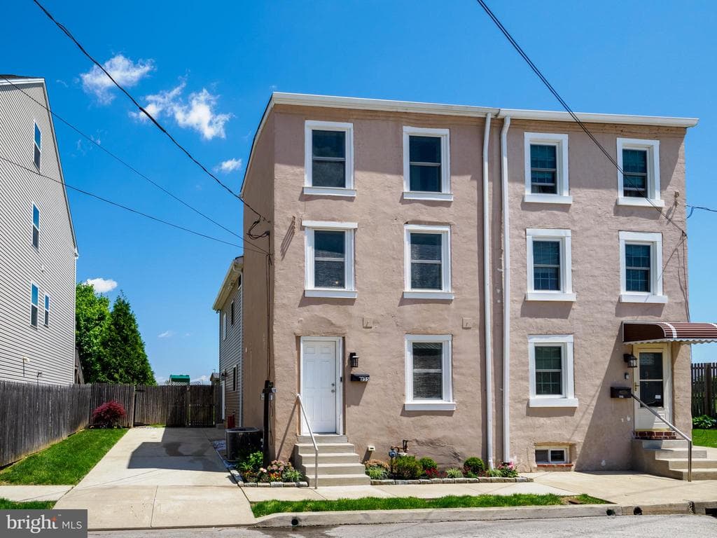 335 S Adams Street photo 1