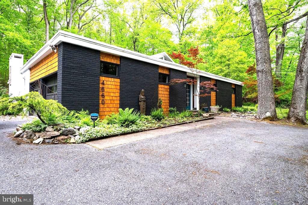 4660 Oley Turnpike Road photo 1