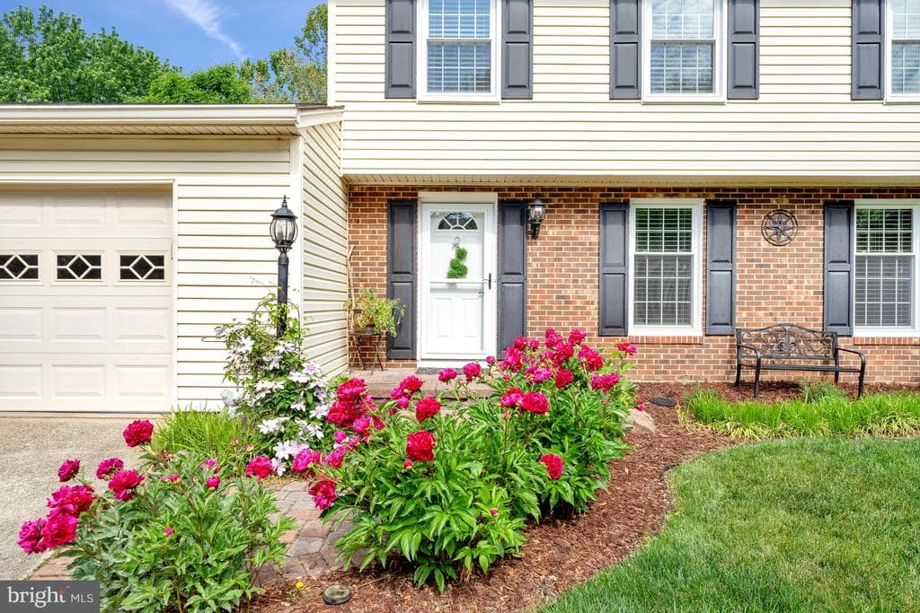 2212 Stirrup Iron Lane photo 1