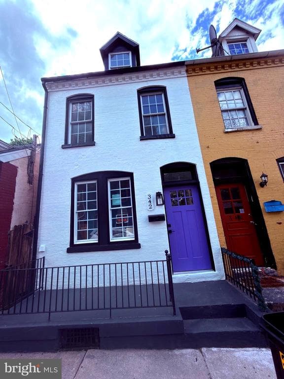 342 Beaver Street photo 1