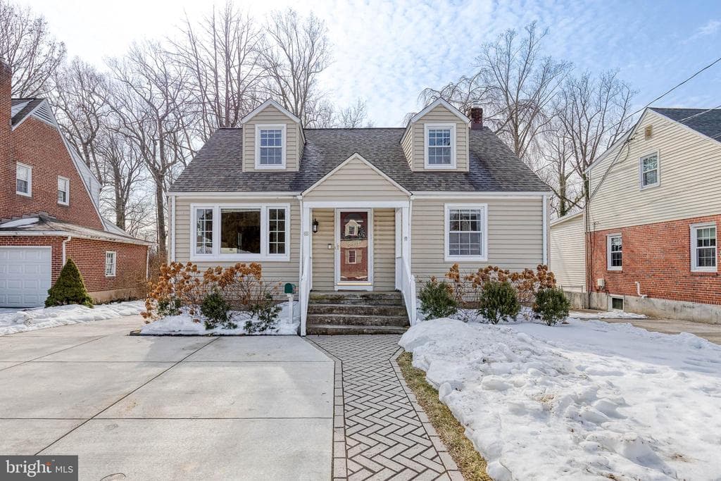 611 Goucher Avenue photo 1