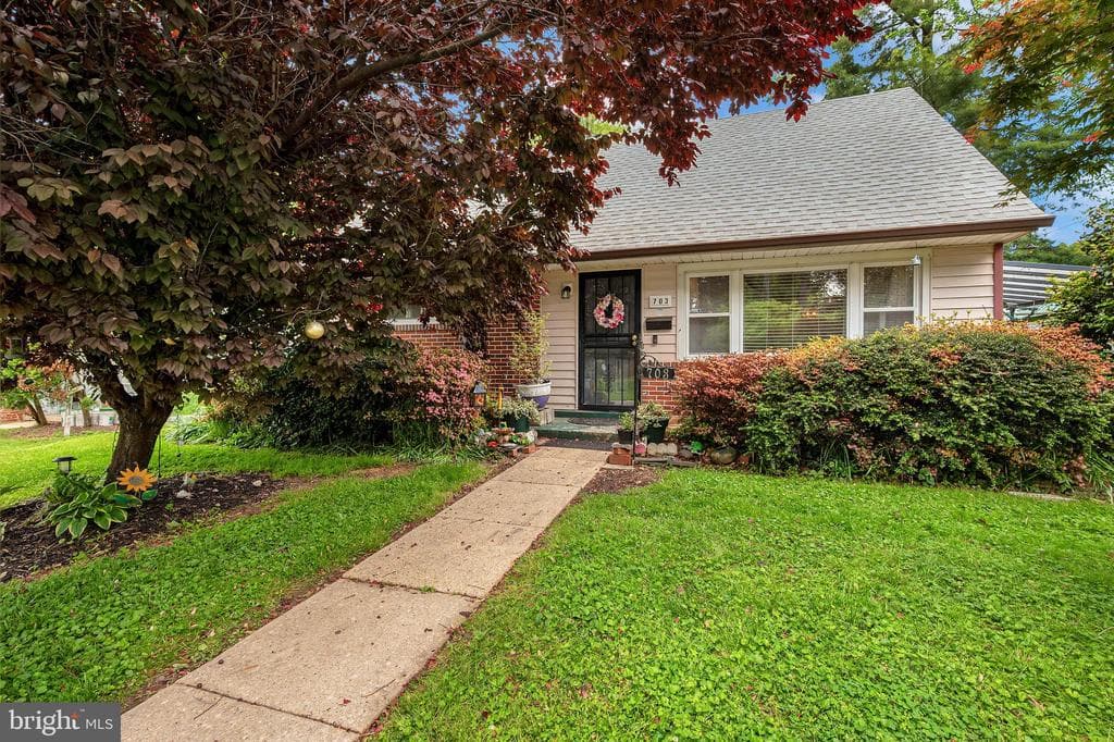 703 Dryden Street photo 1