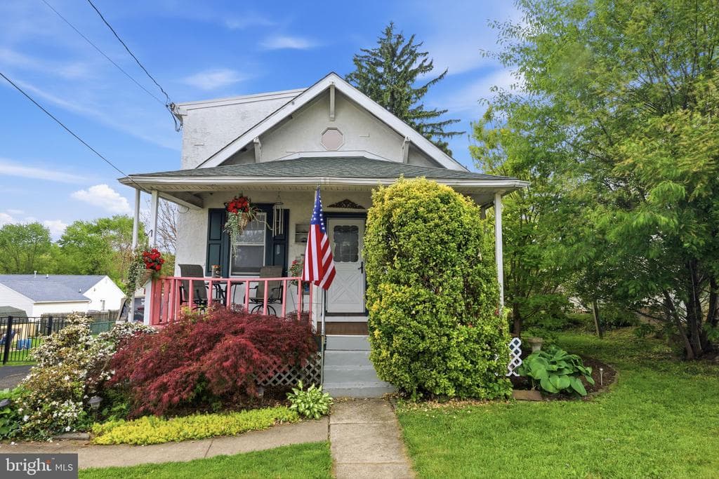 140 Warren Street photo 1