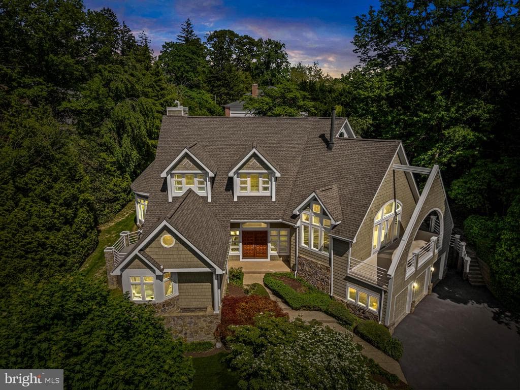 1216 Berwick Road photo 1