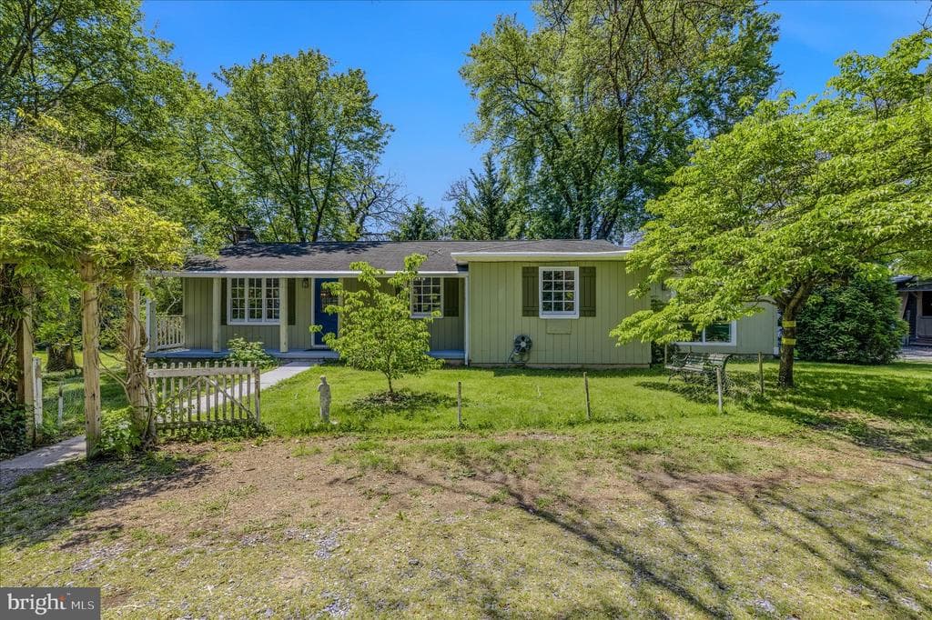 3486 Winchester Avenue photo 1