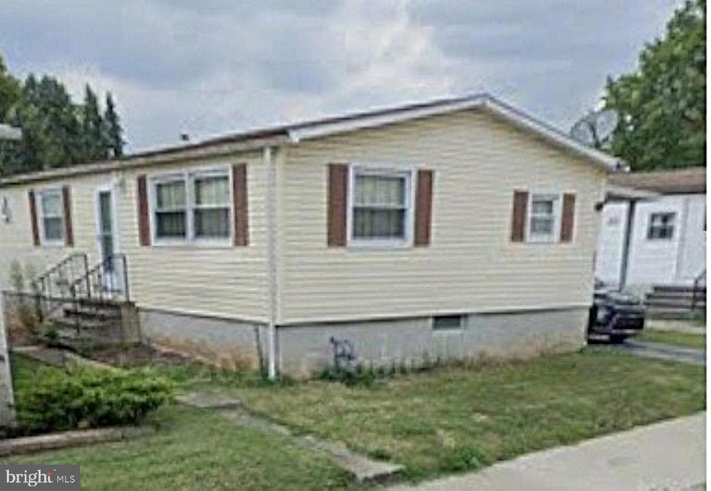 303 W Walnut Street photo 1