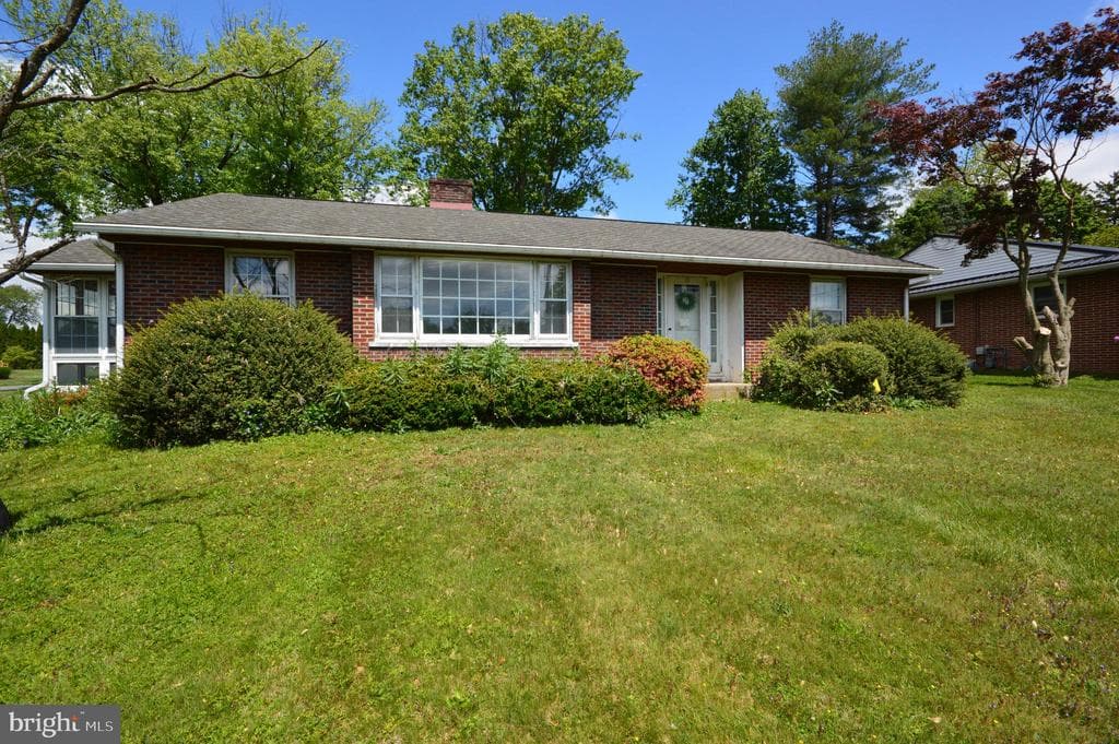 15 E Locust Street photo 1