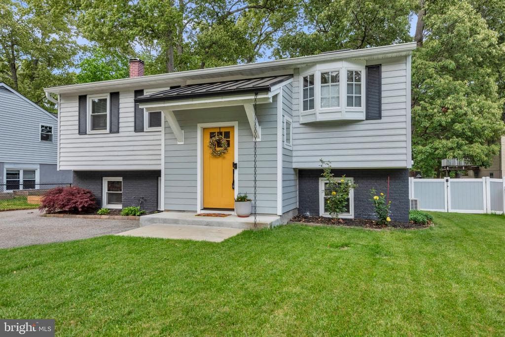 1152 Claire Road photo 1