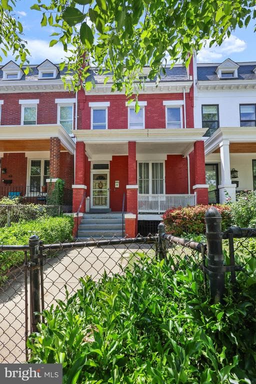 70 Adams Street NW photo 1
