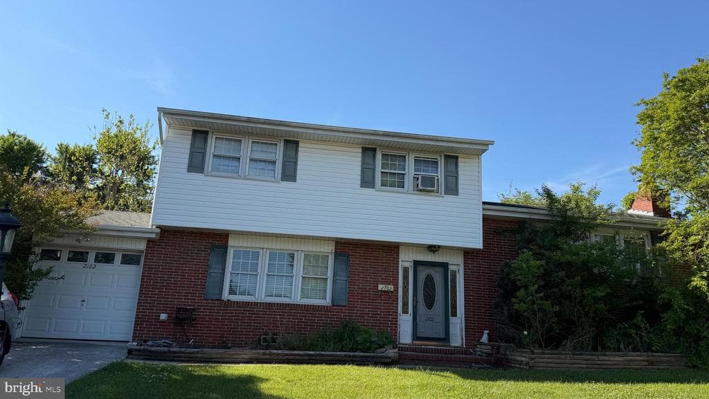 2102 Fountain Hill Drive photo 1