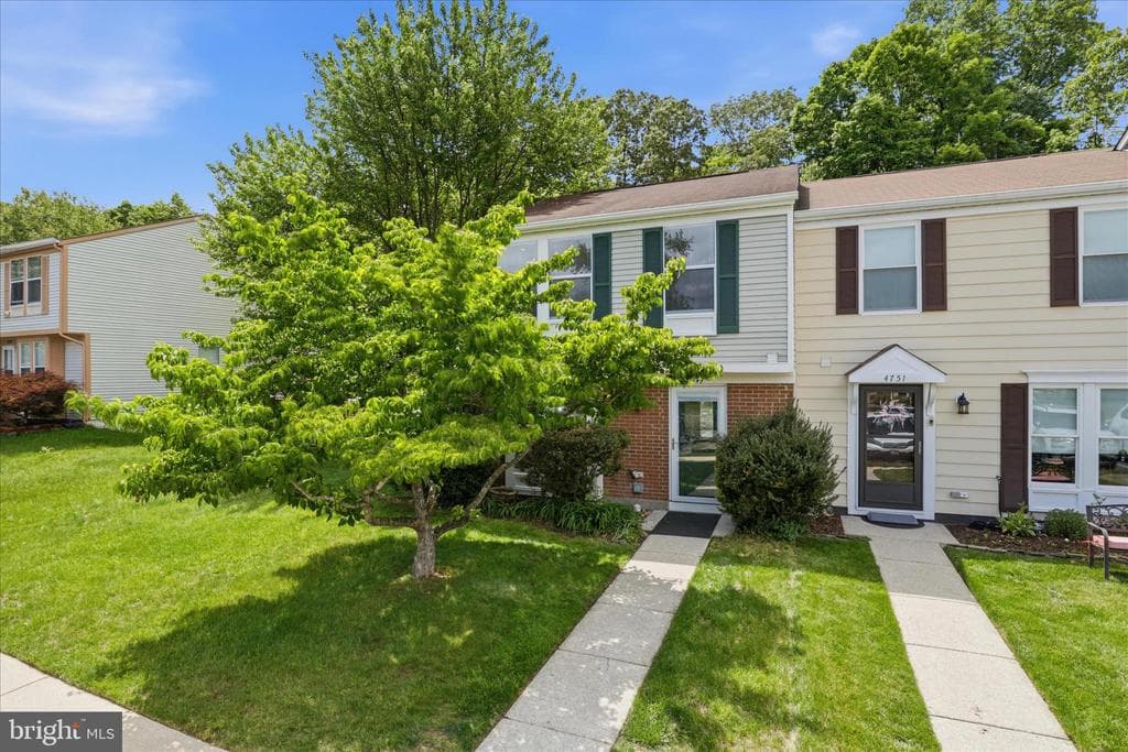 4749 Hersand Court photo 1