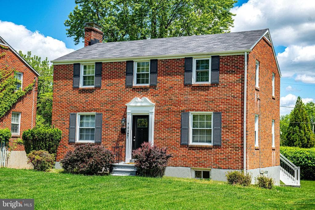 703 Howard Road photo 1