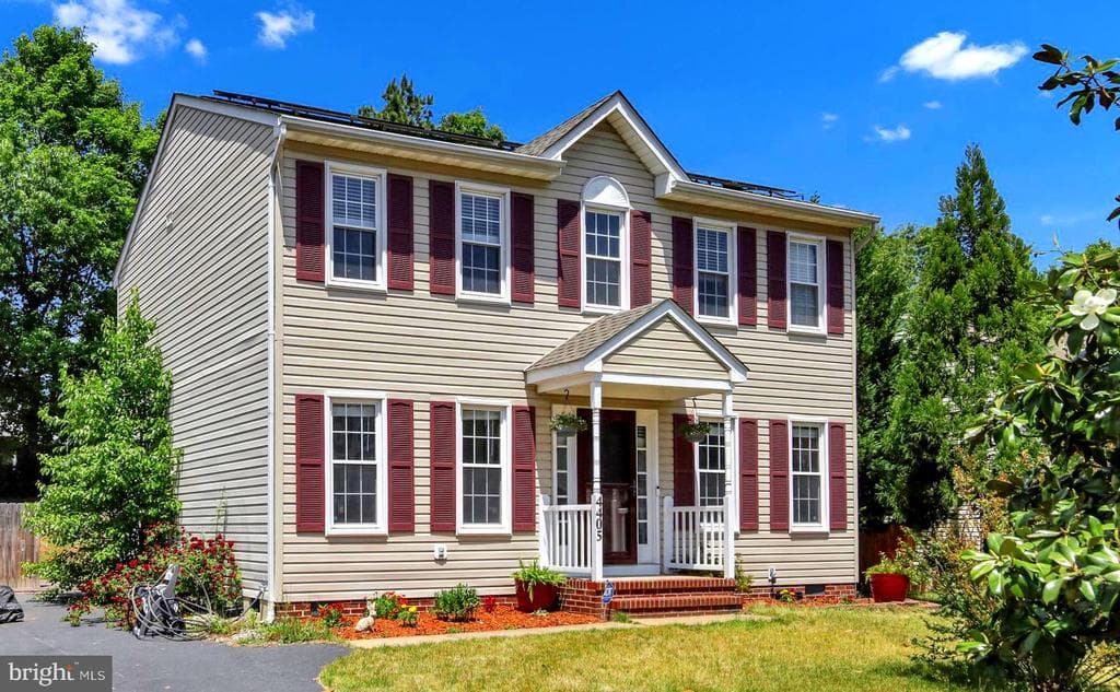 4405 Caven Court N photo 1