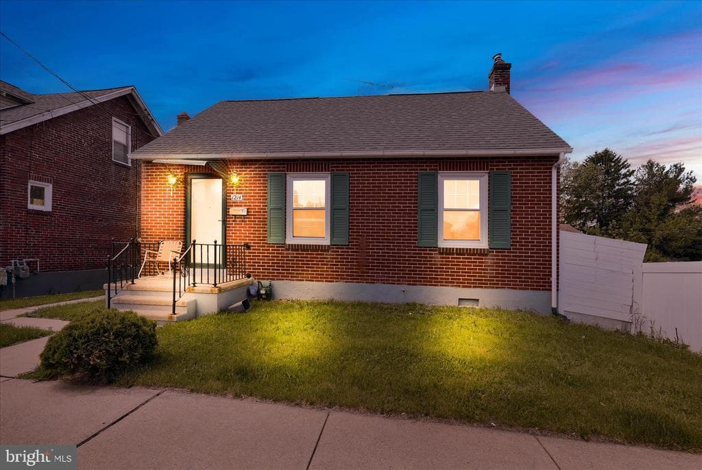 1214 Luzerne Street photo 1