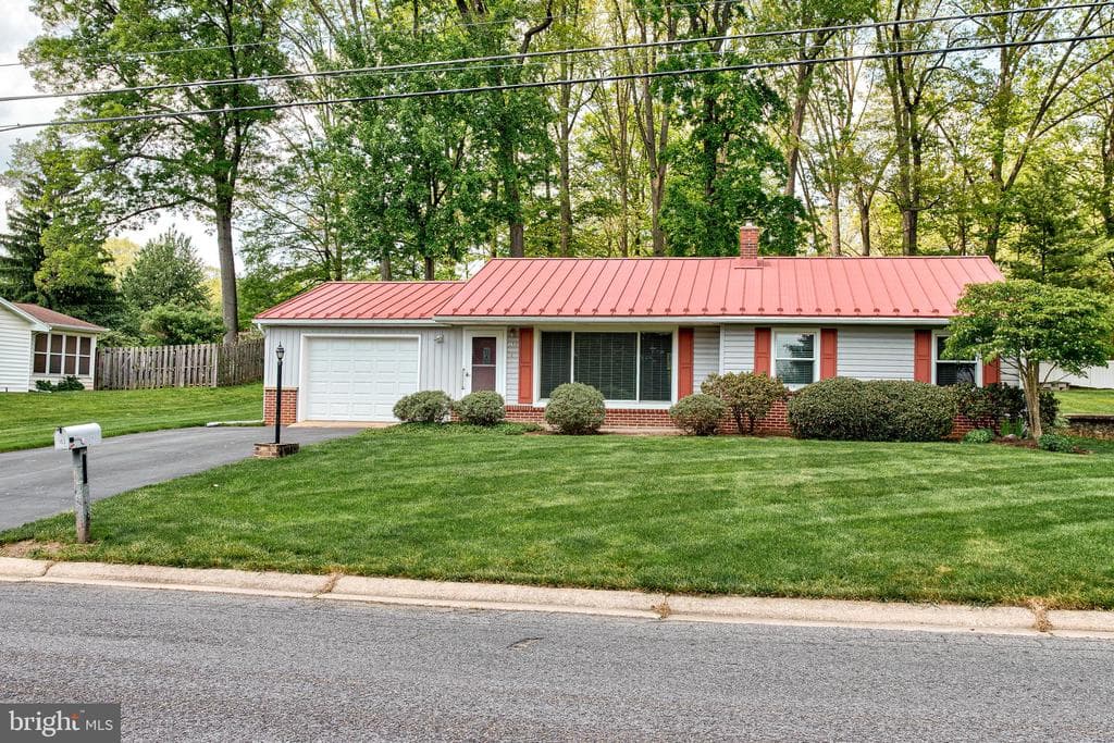 153 W Clearview Avenue photo 1