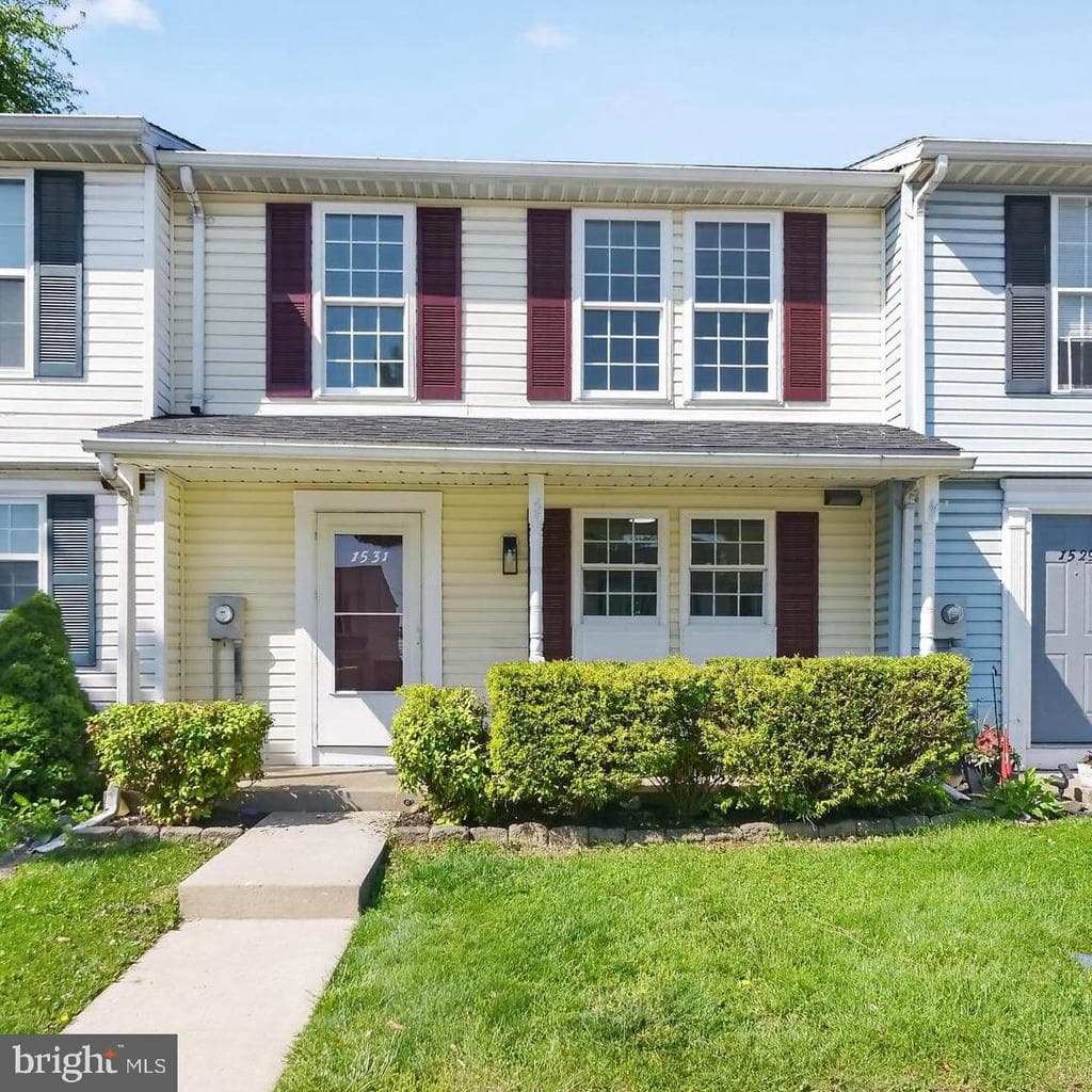 1531 Iris Court photo 1