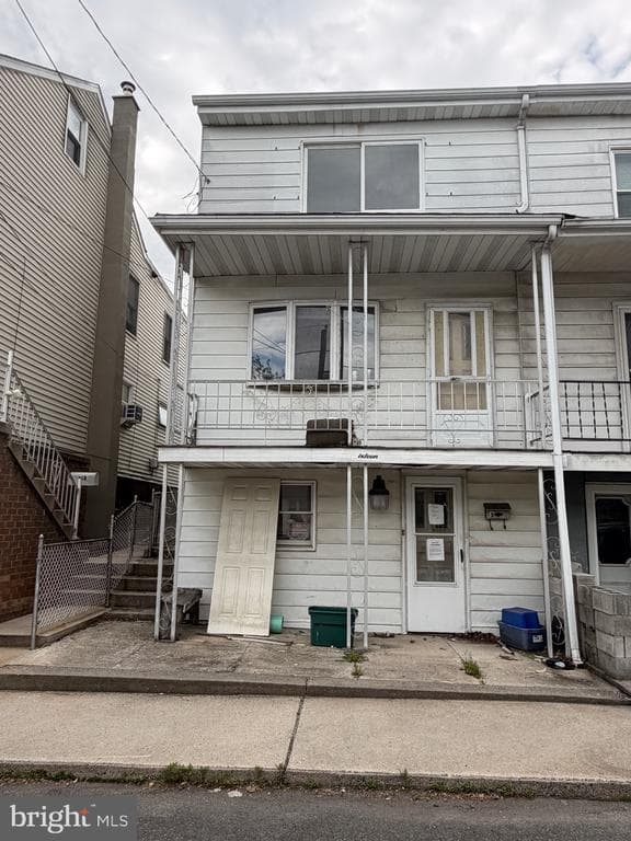 516 Pottsville Street photo 1