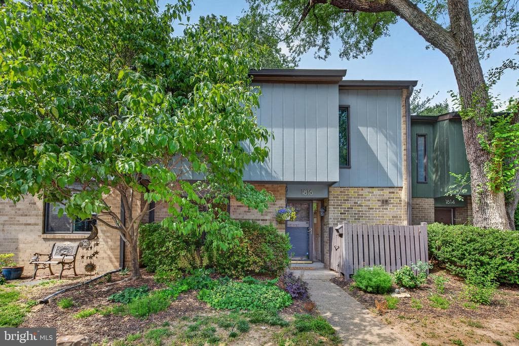 1816 Ivy Oak Square #47 photo 1