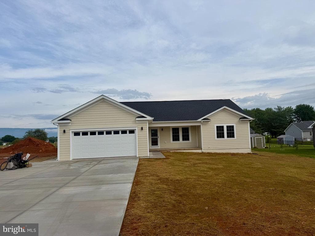90 Arthur Lane photo 1