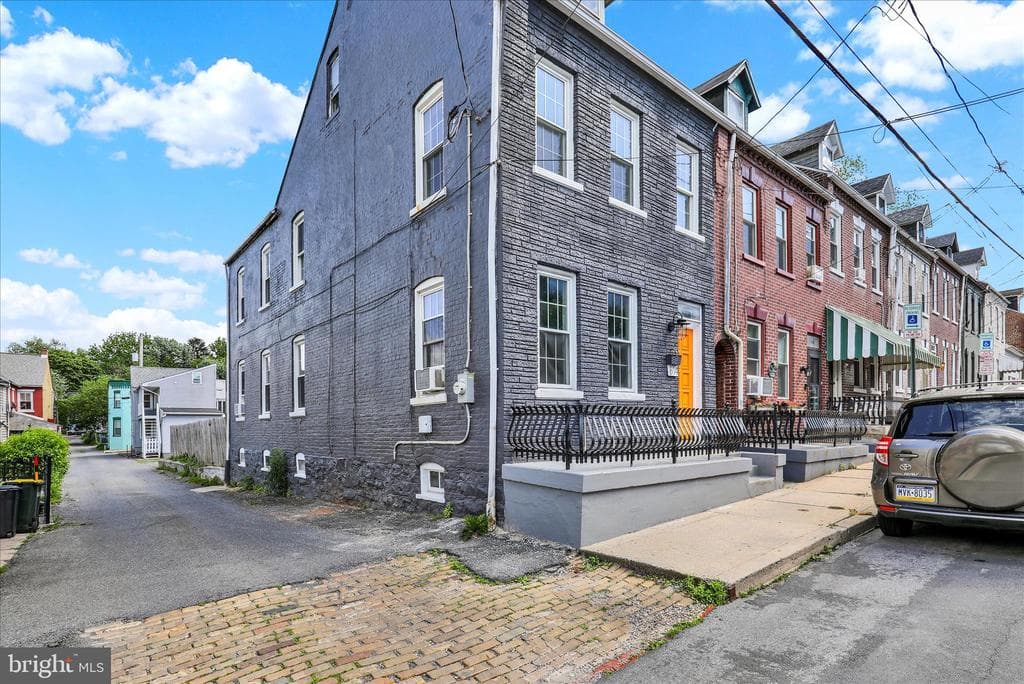 614 Saint Joseph Street photo 1