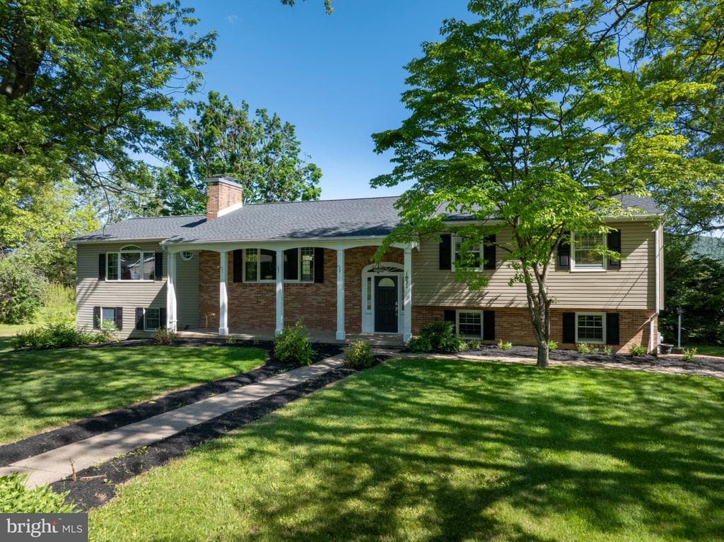 1031 Kathryn Street, Boalsburg