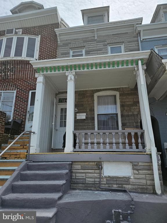 1242 Greenwich Street photo 1