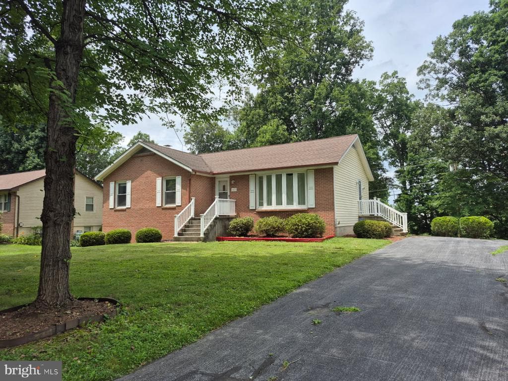 167 Packett Drive photo 1