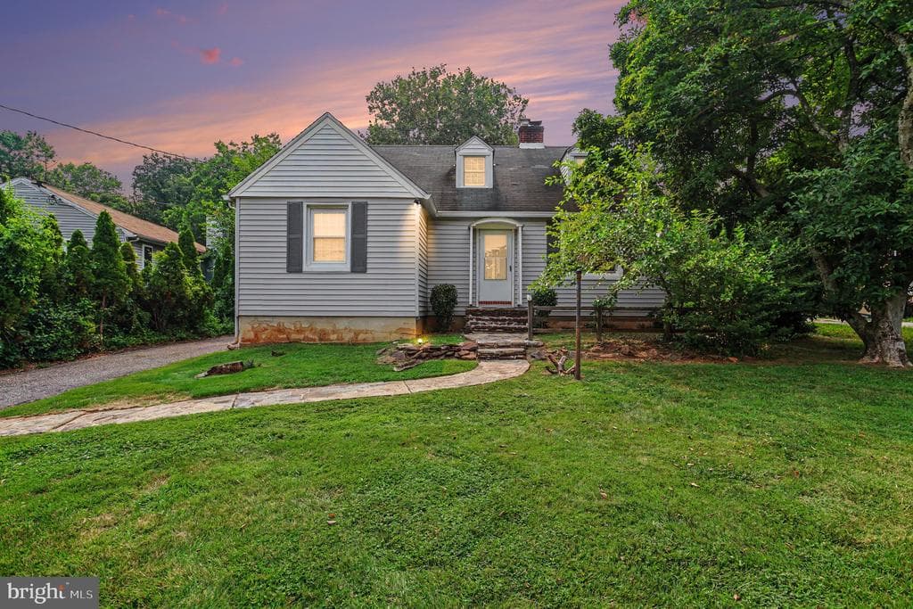 5912 Shady Spring Avenue photo 1